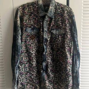 Winchester flower button up shirt . Size large . Blue denim , purple